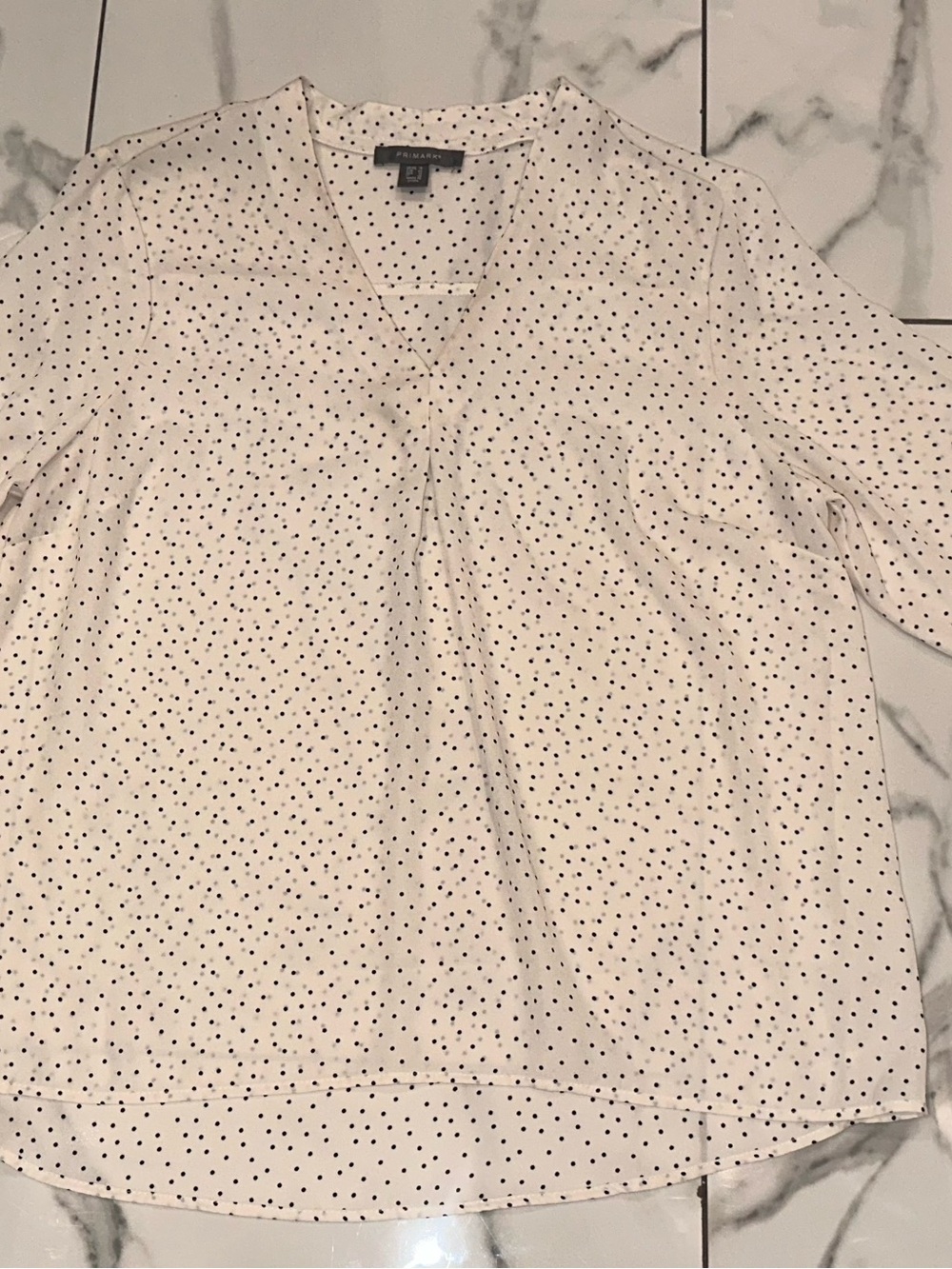 Primark White V-Neck Men's Shirt with Black Polka Dots